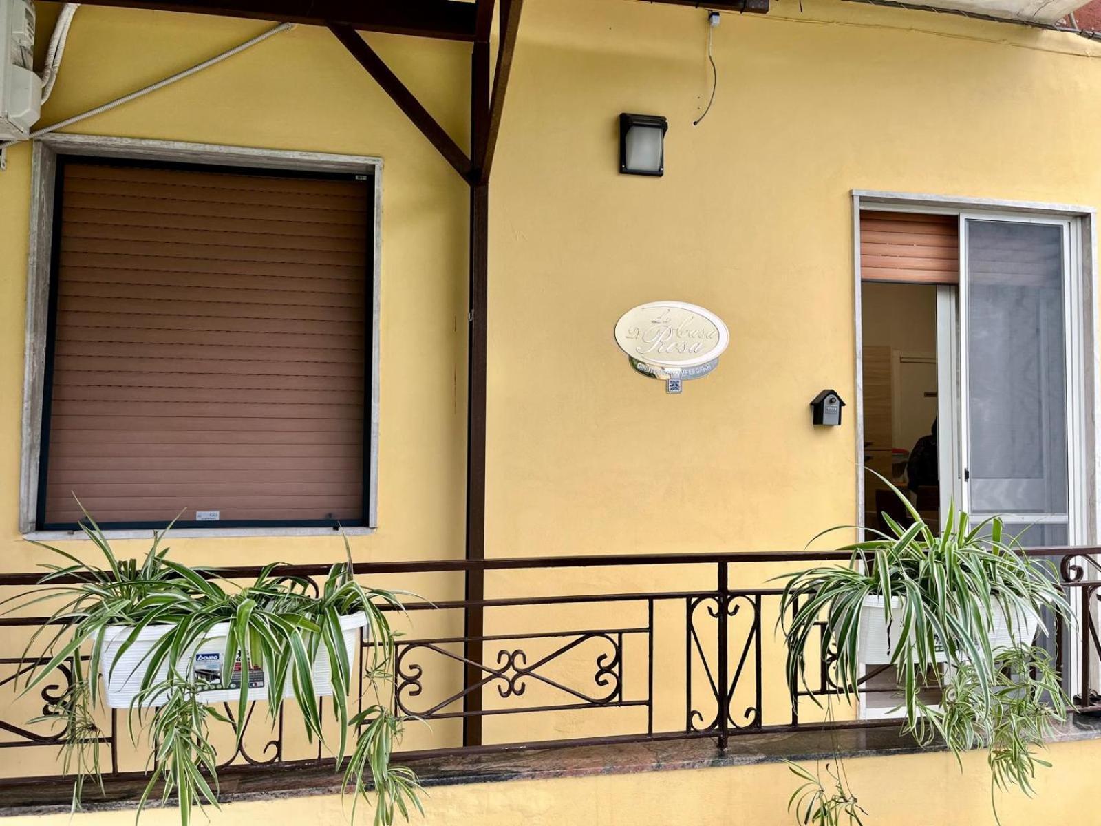 La Casa Di Rosa Hotell Castellammare di Stabia Exteriör bild