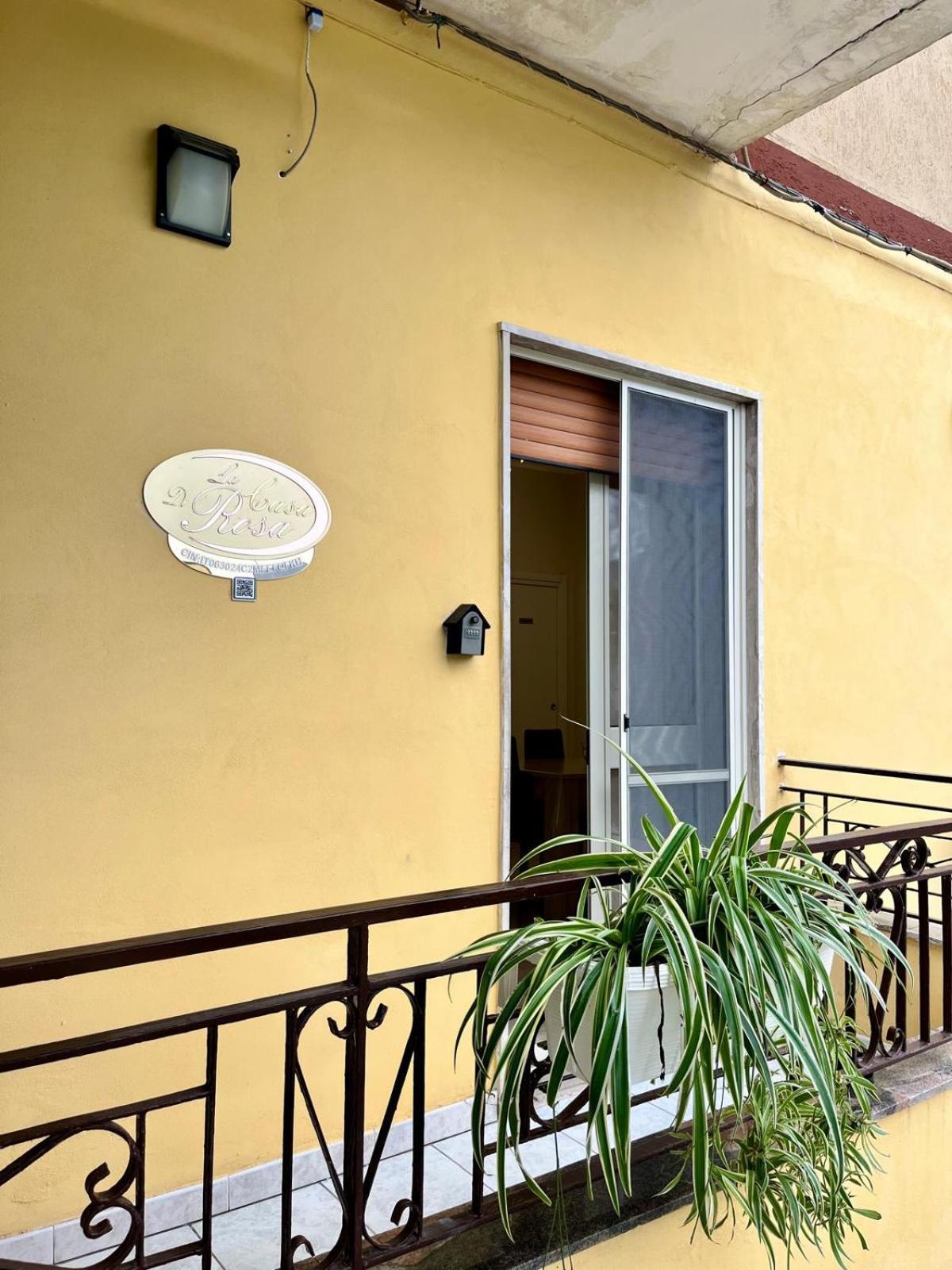 La Casa Di Rosa Hotell Castellammare di Stabia Exteriör bild